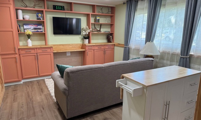 Northeast Anchorage Apartment | The Alaska Life Suite