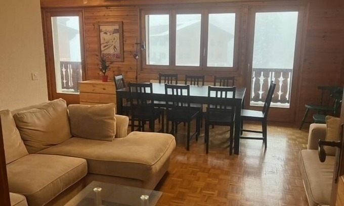 Barboleusaz Ski Chalet | The apartment is ideally located on the Place de la Barboleuse in Gryon, close to shops, restaurants