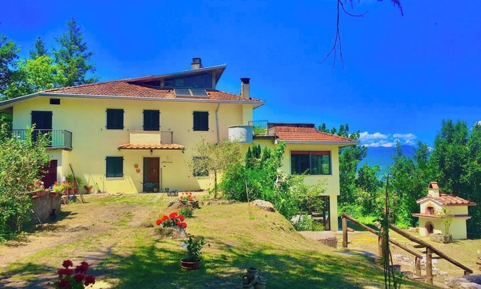 Maglietola House | The Apuan Holidays