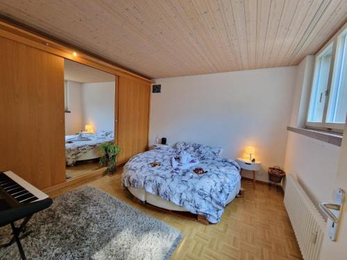 Matthaus Apartment | The Artistic Corner by the Rhine Wakable to Major Basel Events like Art Basel ESC and More