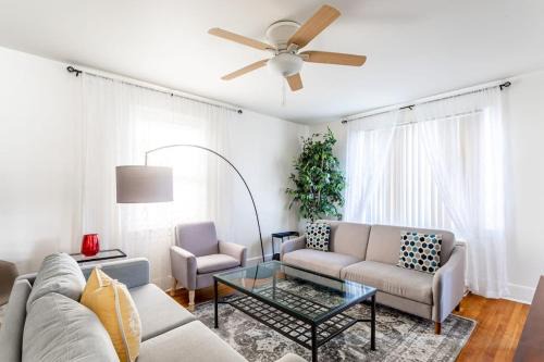 Brooklawn - St. Vincent Apartment | The B&W Haven 5BR Home with yard theater