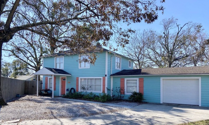 Gulfport House | The Beach is calling you to see the Pelicans!!