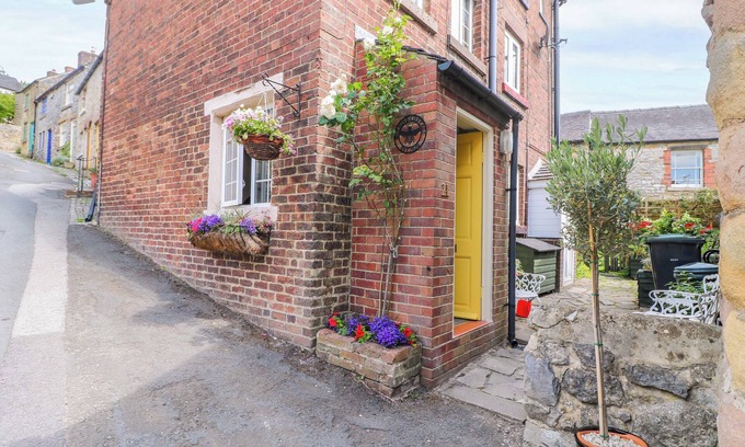 Wirksworth Cottage | THE BEEHIVE, pet friendly, character holiday cottage in Wirksworth