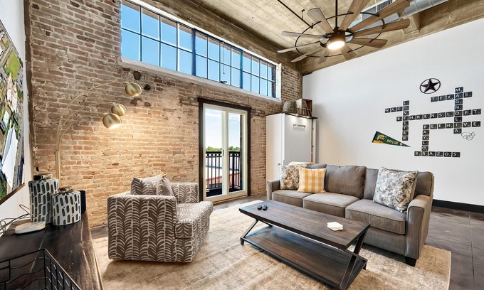 Brazos Condo | The Beehive - The Buzz of Downtown Waco