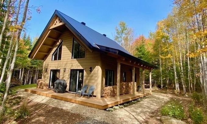 Saint-Tite-des-Caps Ski Chalet | The Birch House - Cottage with spa located 10 min from Le Massif de Charlevoix