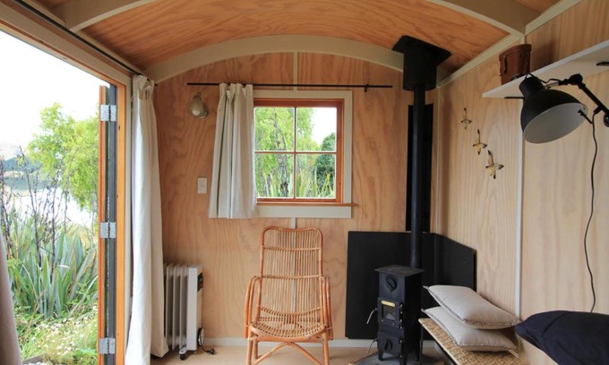 Waikouaiti House | The Bird Hide - rustic luxury by the water