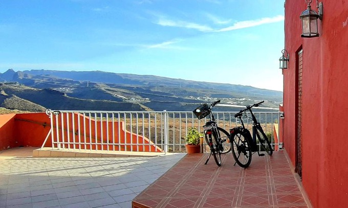 San Bartolome de Tirajana House | The Black Horse Canarias - Adults Only