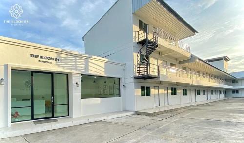 Rai Khing Hotel | The Bloom 84 Residence