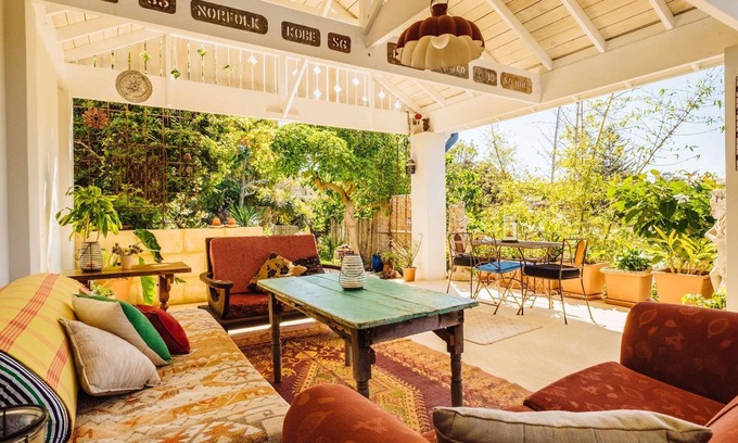 Quinns Rocks House | The blue beach house