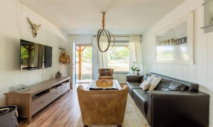 Dripping Springs House | The Blue Door- Cozy Ranch Style for 6 in the the Texas Hill Country~ Come Stay!