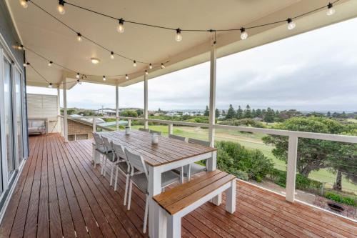 Goolwa South House | The Blue House On The Green pet friendly WIFI