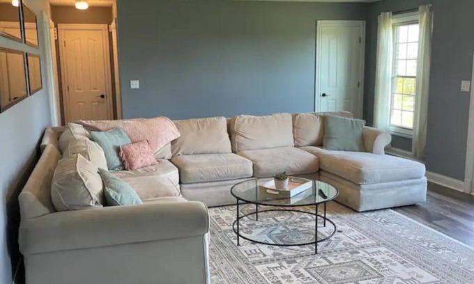 Coxs Creek House | The Bourbon Charm Homestay. Bourbon Trail, PGA, Derby