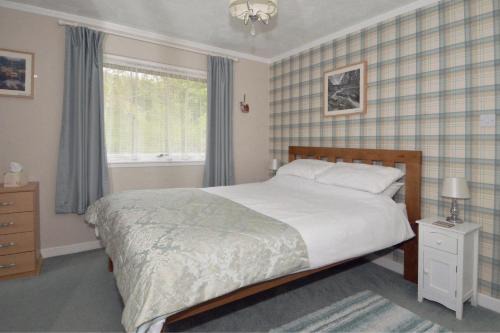 Invermoriston Apartment | The Bridge Suite