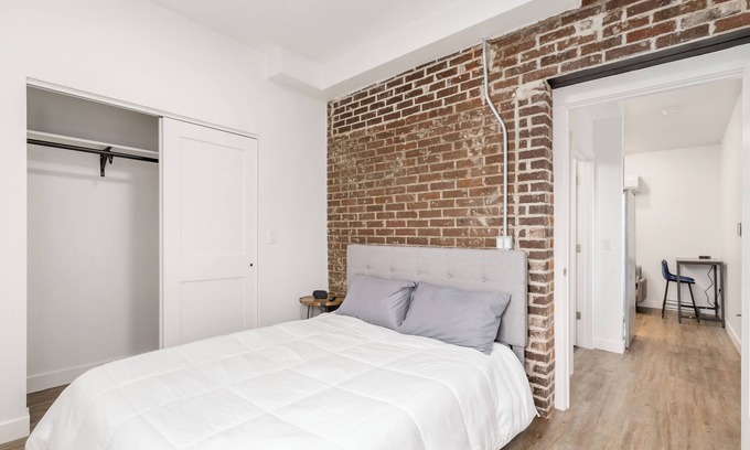 Downtown Columbus Apartment | The Broad - Modern Sleek Design w/Private Parking