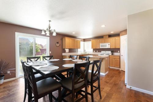 Tri-Cities House | The Broadmoor House