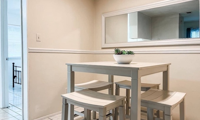 Tallahassee House | The Budget Friendly Home
