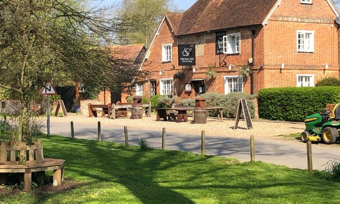 Stanford Dingley Hotel | The Bull Inn Pub