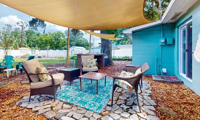 New Port Richey House | The Bungalow Boogie and Bunkhouse | New Port Richey stay with two homes