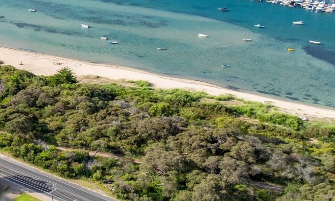 Blairgowrie House | The Buoys Summary: Di