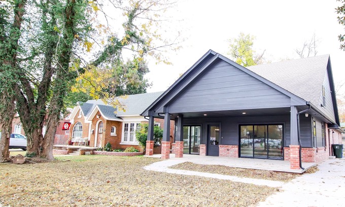 Norman House | The Campus Cottage on Elm is the ideal University of Oklahoma gameday residence