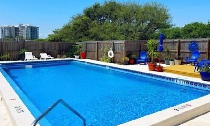 Ono Island Condo | The Captain's Quarters-North Lost Key C7-Free Activities-Massage Chair-Pool