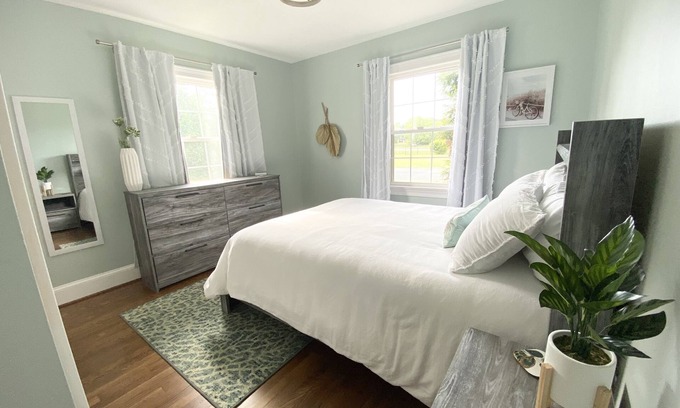 Cape Charles House | The Catch of the Cape- family friendly with game rooms, big yard, close to beach