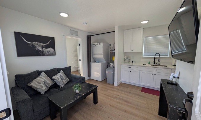 Myton Cabin | The CB&M Myton Minis