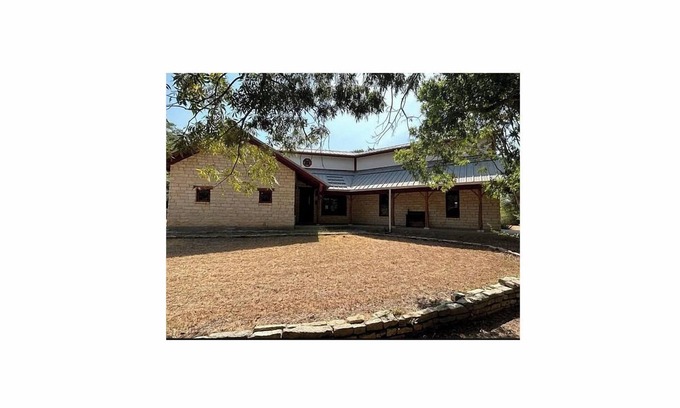 Waco House | The Chalk Bluff Lodge