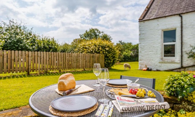 Kirkcudbright Apartment | The Cheeseloft - Spacious one bed with terrace