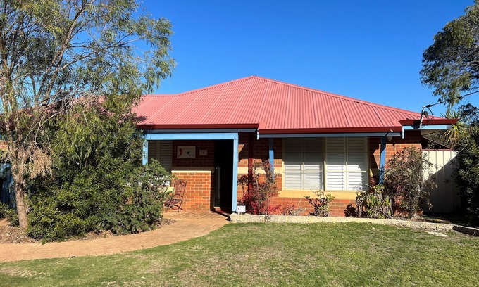 Dunsborough House | The Chilli Spot - Family accommodation beach-side. Walk into to town & beach!