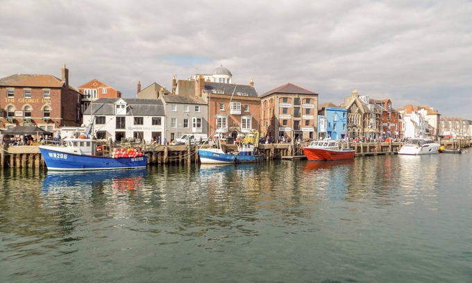 Weymouth Cottage | The Chocolate Box