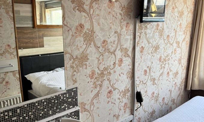 South Shore Hotel | The Clarendon Hotel