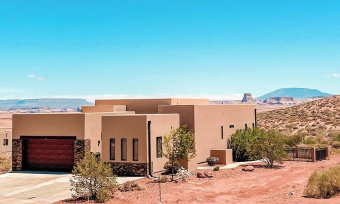 Page House | [The Cliff Dweller] Peaceful Escape, 50 Mile Views