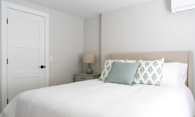 Newport House | The Coastal Suite Sum
