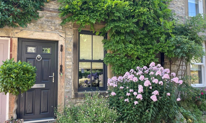 Grassington Cottage | THE COBBLES, pet friendly, character holiday cottage in Grassington