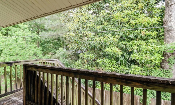 Pascagoula Apartment | The Colonial Cove: Your Relaxing Gulfside Getaway