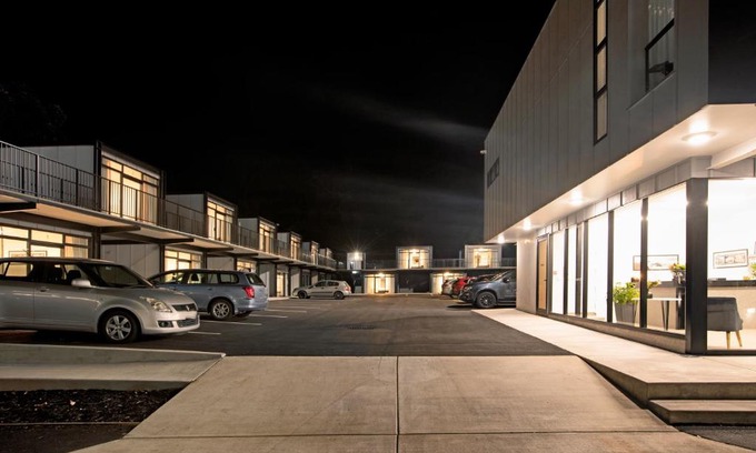 Whakatane Hotel | The Com Plex Motel