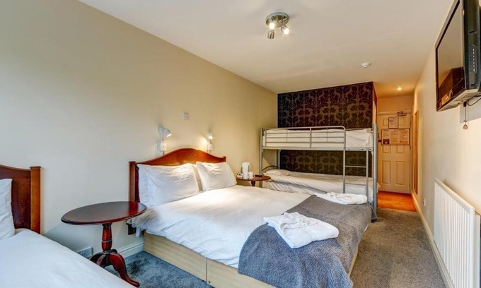 Nottingham House | The Commodore Hotel