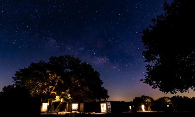 Johnson City House | The Container Retreat @ 290 Wine Trail #5 Starry nights