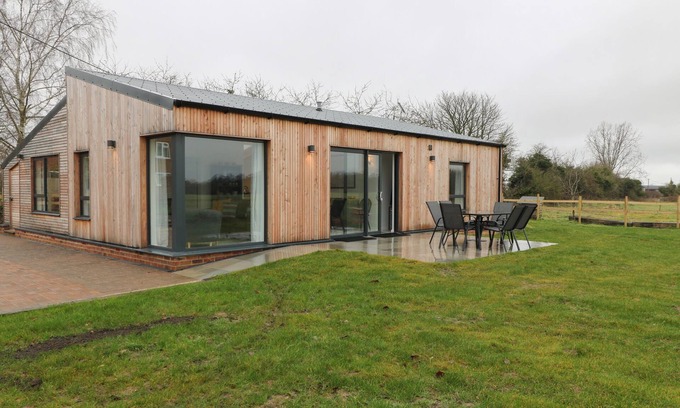 Erlestoke Cottage | THE COOK HOUSE, with a garden in Great Cheverell