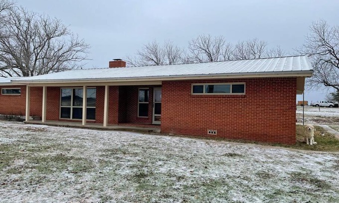 Hico House | The Cottage At Circle4B Ranch!