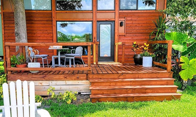 Northwest Orlando House | The Cottage Lakefront Tiny Home 6 plus month Rental