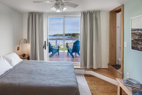 Tenants Harbor Hotel | The Craignair Inn & Causeway Restaurant