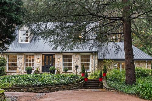 Bowral House | The Croft - Enchanting Bowral stone cottage