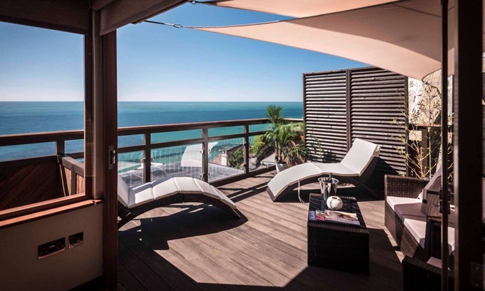 Ventnor Cabin | The Crow's Nest, Ventnor Beach (with Hot Tub)