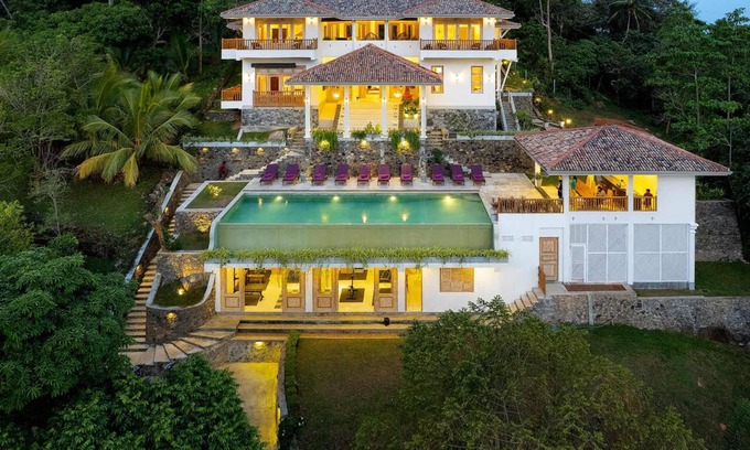 Unawatuna Villa | The Divine Villa and Pavilion