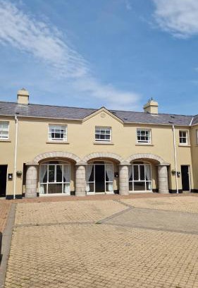 Hilltown Apartment | The Downshire Arms Apartments Hilltown