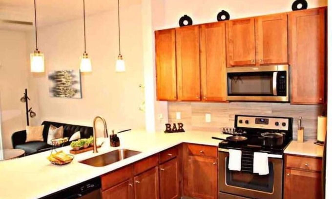 Central Business District Apartment | The Downtown Life Experience in Fall