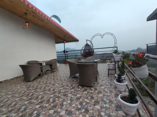 Bhimtal Hotel | The dreamcatcher by lake & woods