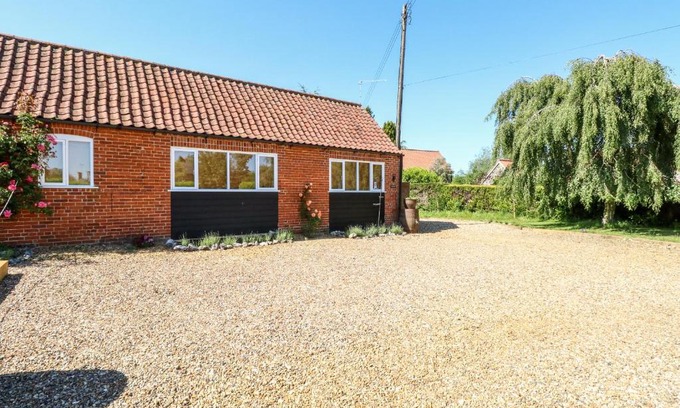 Stow Bedon House | The Duck House